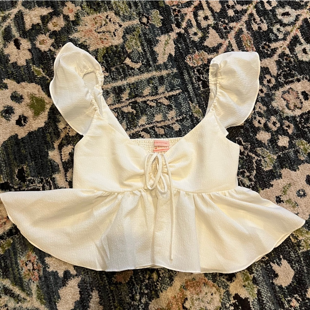 Urban Outfitters women’s Cream and white crop top size medium